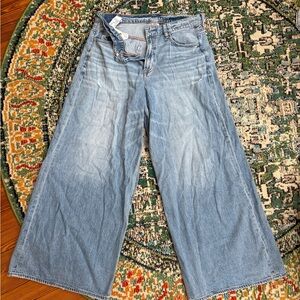 Wide-Leg Jeans